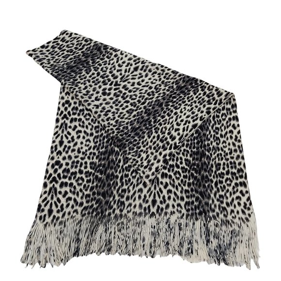 Rikka Women's Winter Scarf - Picture 4 of 10